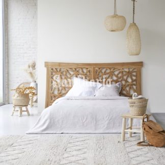 Tempat Tidur Geometric Carved Style Natural Kayu Solid 1  title