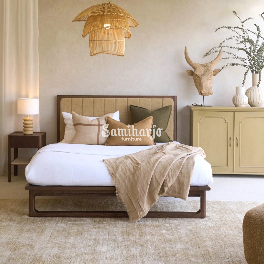 Tempat Tidur Hover Style Resort Modern Upholstered Kayu 1 title