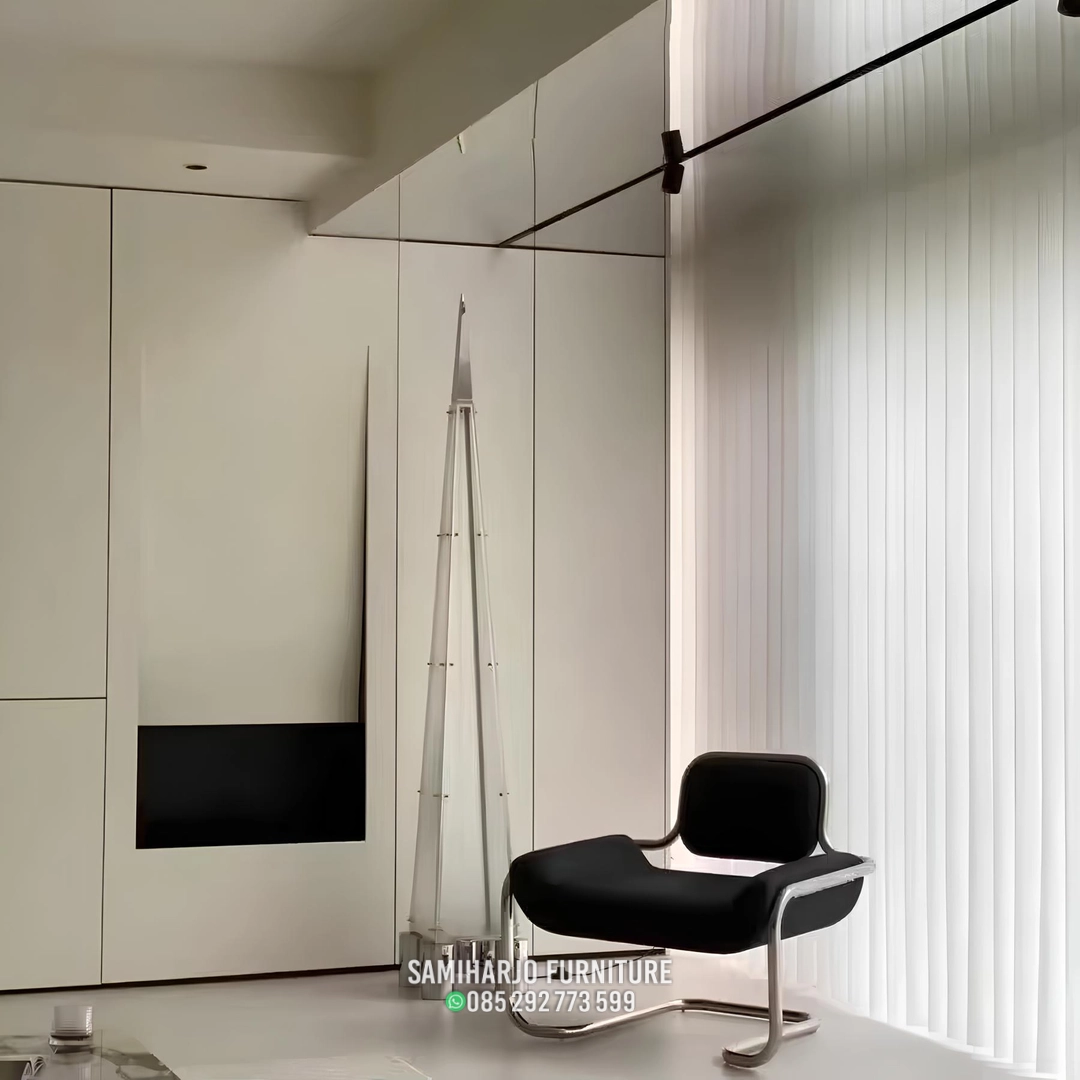 Kursi Cantilever Kulit Hitam Rangka Stainless Lengkung Rapi - Image 4