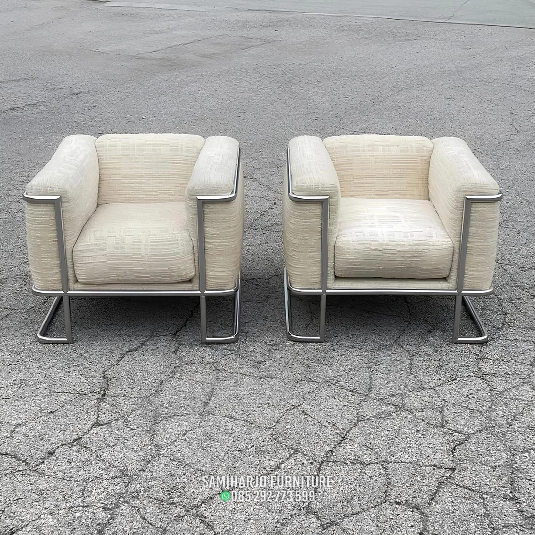 Kursi Santai Minimalis Stainless Kain Krem Mewah - Image 4